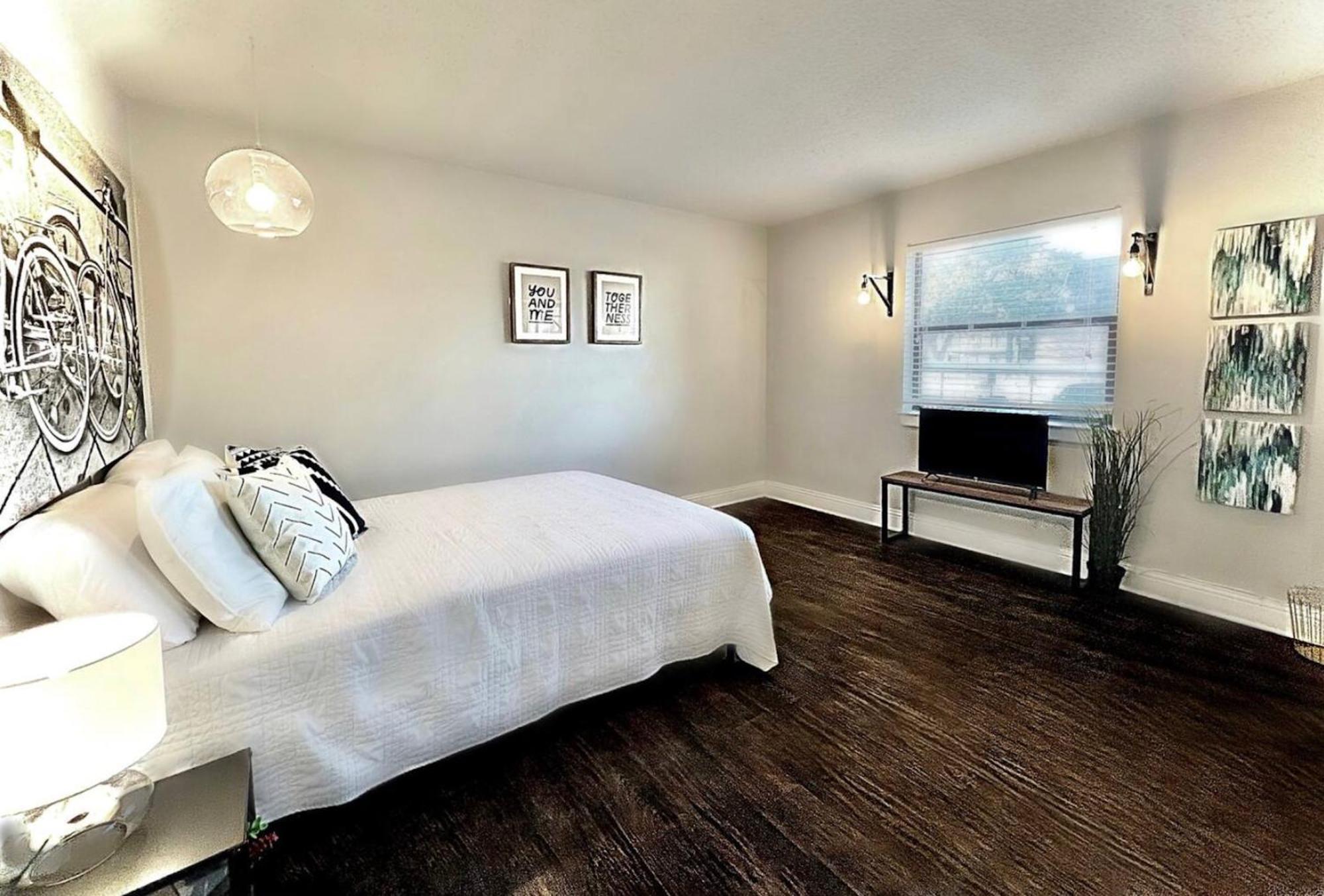 Apartment Urban Comfort And Arboretum Tickets Dallas